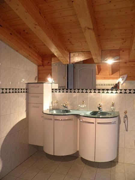 Haus Alpenperle Apartment Saas-Almagell ภายนอก รูปภาพ